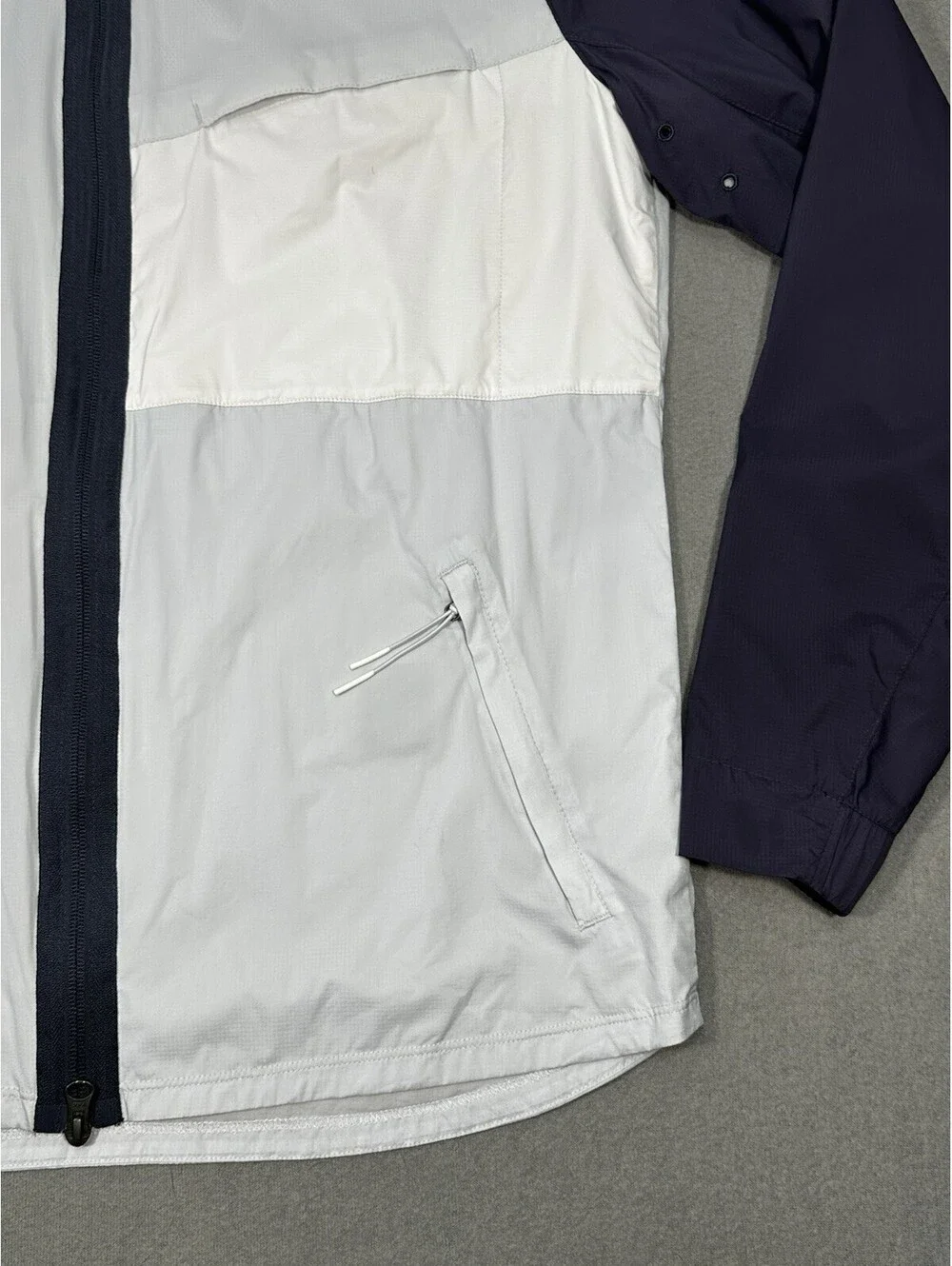 Nike Shield Men’s Windbreaker Jacket L Navy White Full Zip Hooded Lightweight